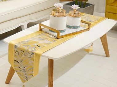 ראנר לשולחן בצבע צהוב עם אפור מג'קארד