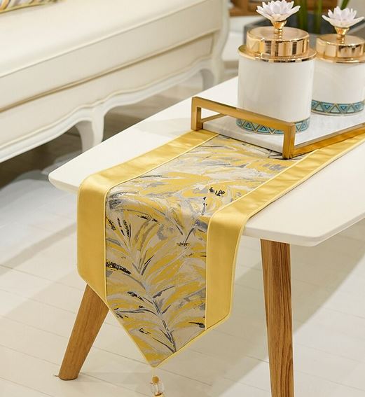 ראנר לשולחן בצבע צהוב עם אפור מג'קארד