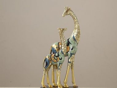 פסלון חיות ג'ירפות אמא ובן צהב טורקיז כתום וכחול