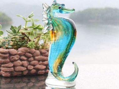 סוס ים צבעוני מזכוכית מנופחת