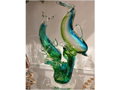 פסלון דולפינים מזכוכית ירוק תכלת